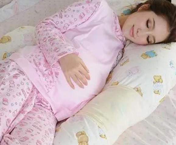 孕期侧卧睡正确姿势,孕期正确的睡姿是怎样的