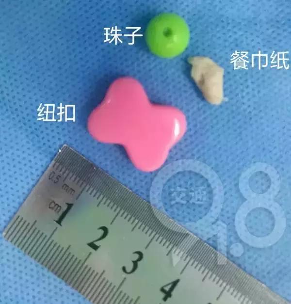 触目惊心！1岁男孩“蛋蛋”被夹掉，你还敢给孩子穿开裆裤？