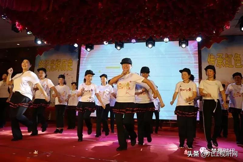 最新庆七一广场舞,庆七一广场舞展演成功举办