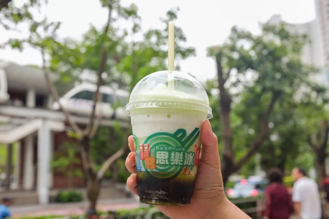 我花了107.5元，在711便利店吃了一份糯米鸡