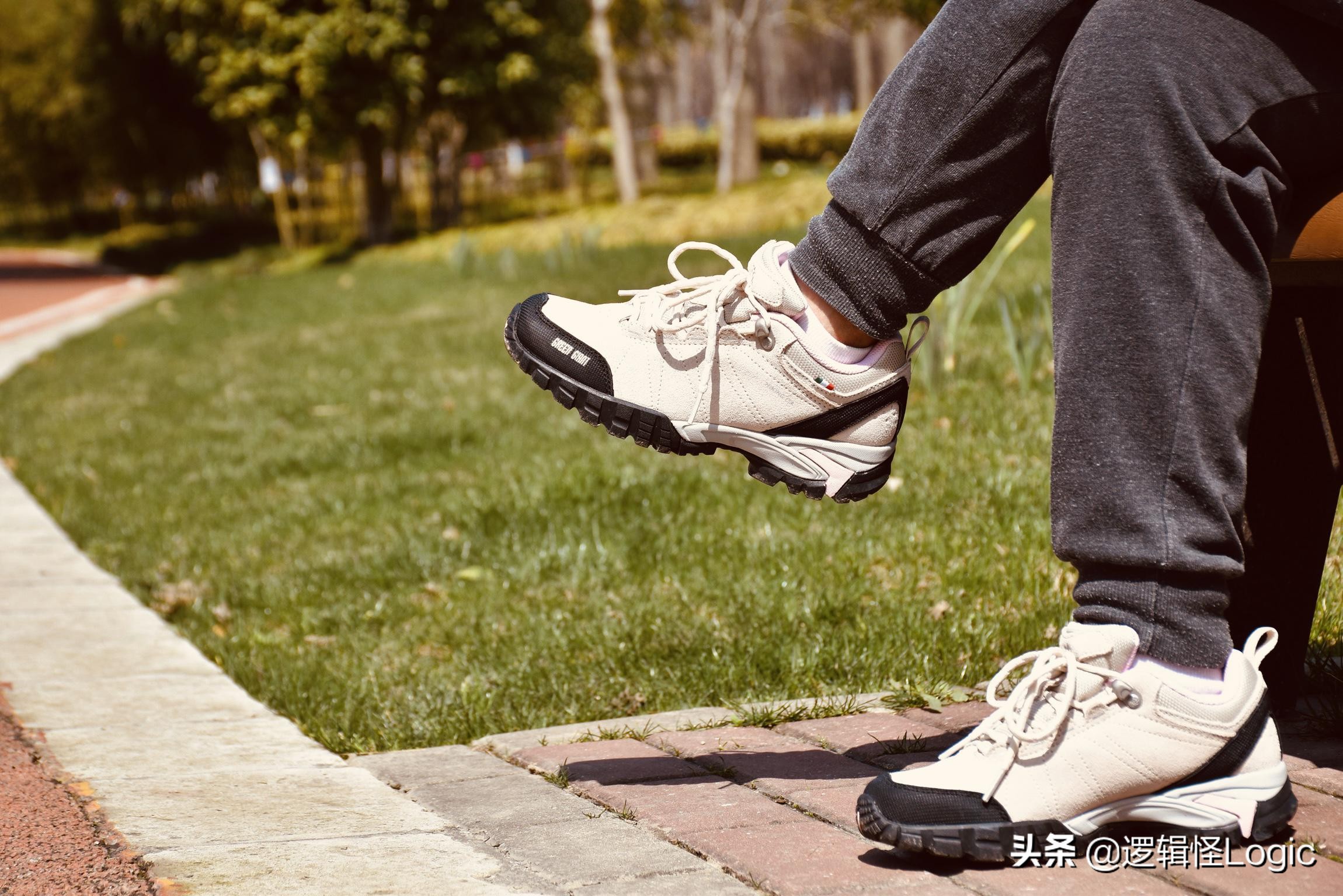 用双脚丈量天地,用脚丈量世界徒步行走