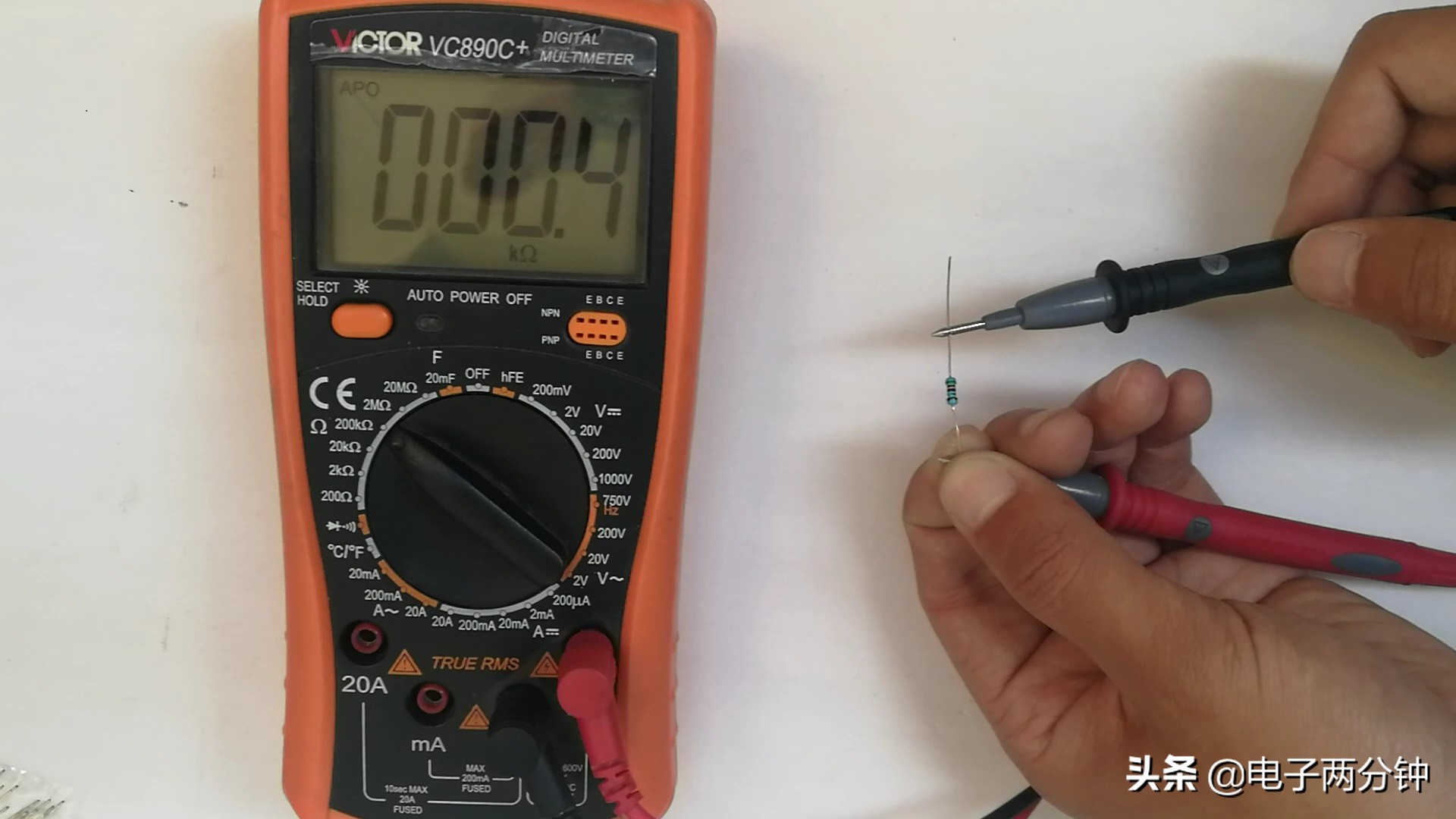 常用万用表怎么测量,万用表使用方法动画讲解