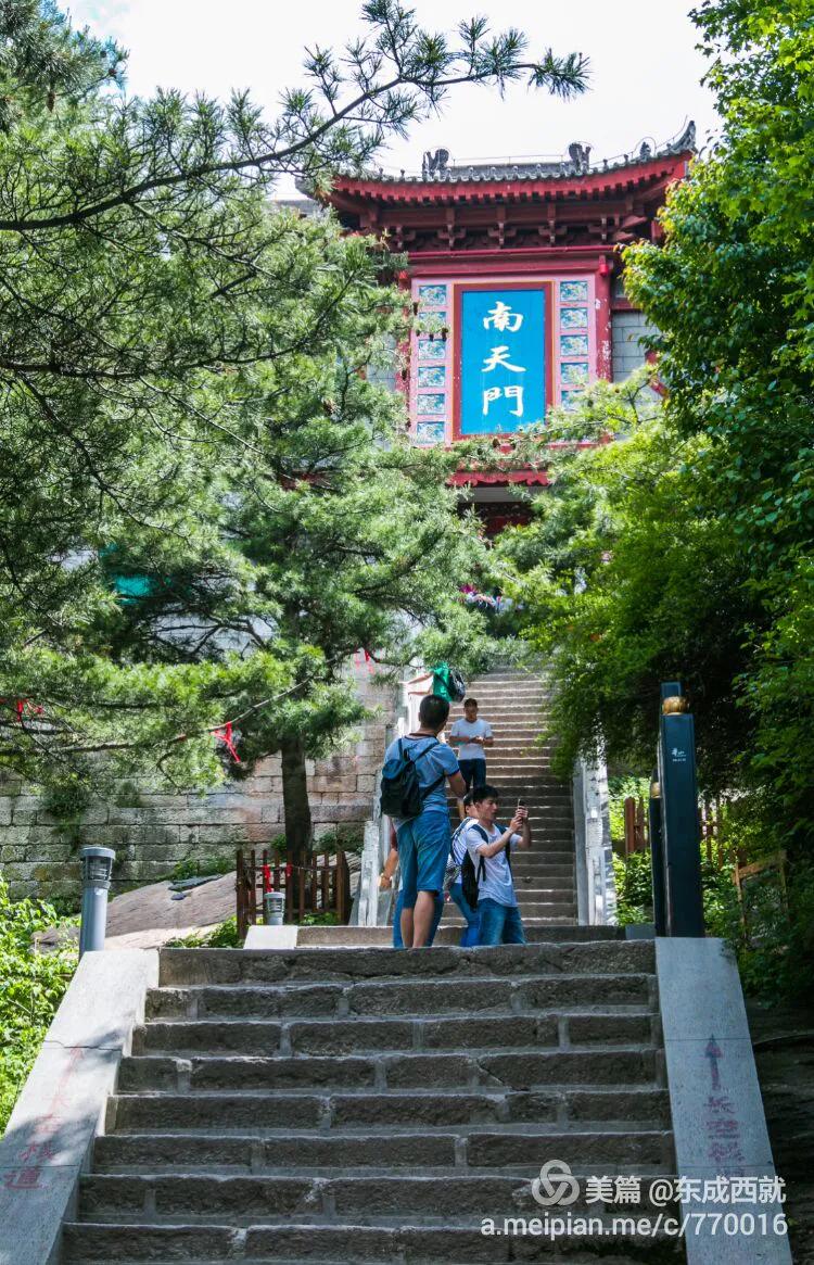 恐怖悬崖栈道挑战,挑战最恐怖玻璃栈道