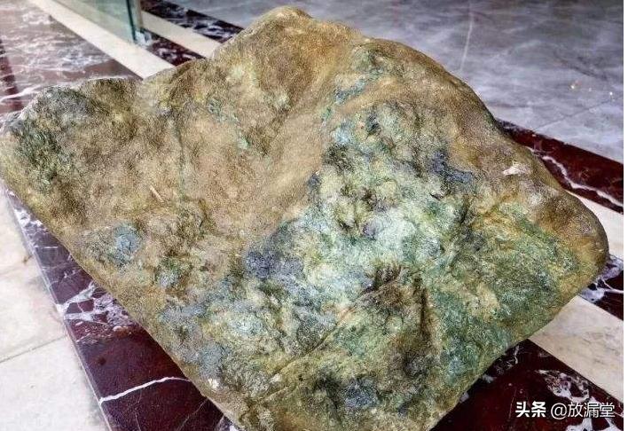 翡翠原石赌石有几种玩法,什么样的翡翠原石才叫真正的赌石