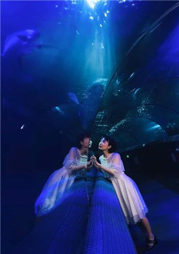 吴昕卖二手礼物,吴昕卖衣服的视频完整版