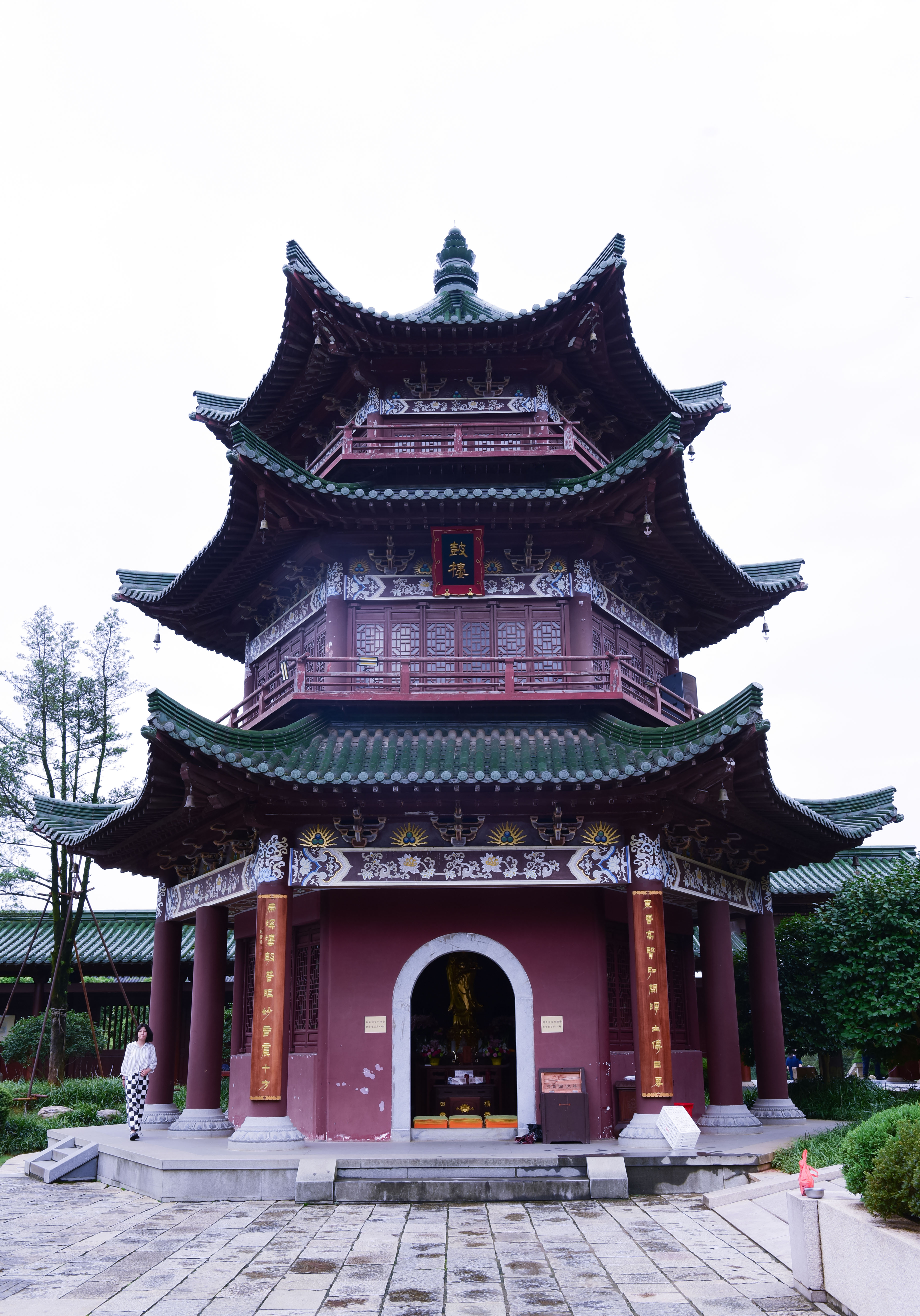 庐山东林寺，这座1600余年古刹，是中国一大佛门圣地，神奇惊叹