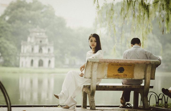 如何面对欲望和生活中的诱惑,如何与自己的欲望和解