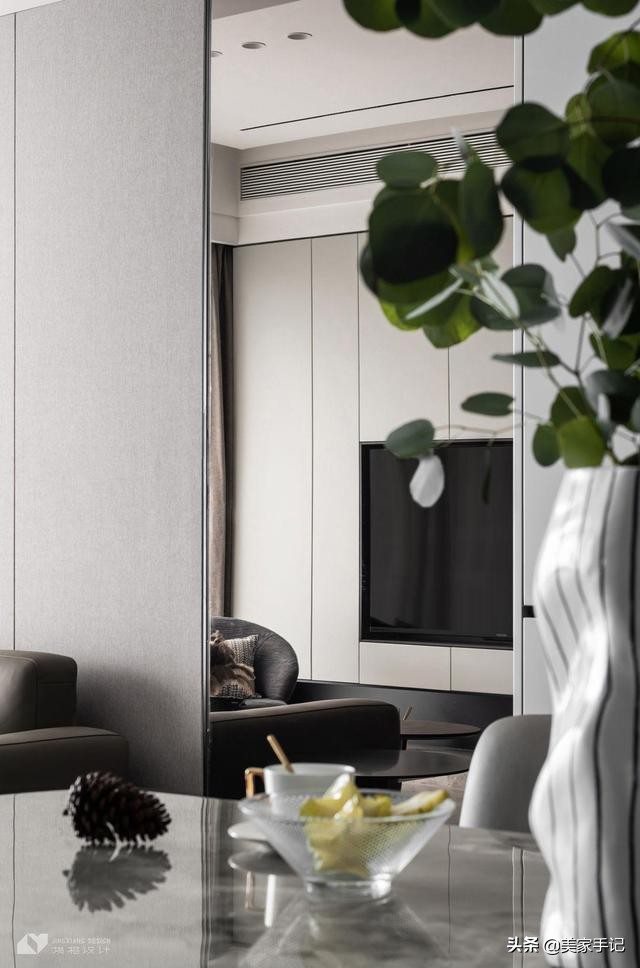 深圳夫妇123㎡的家,坚持电视柜打满柜子,效果不是一般的大气