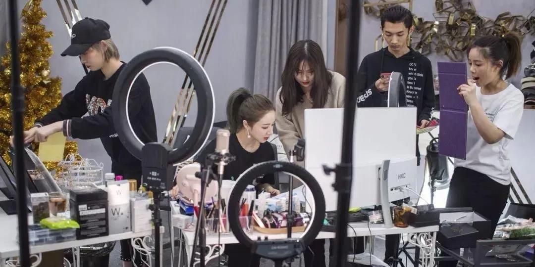 直播电商10个9个亏的原因,电商直播是最大风口还是陷阱