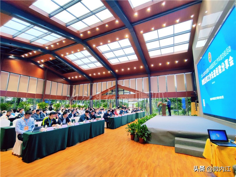 如何代表学校踢足球比赛,校园足球比赛战术