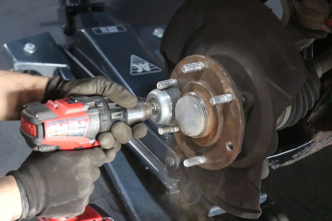 老车翻新修复三菱帕杰罗v97,帕杰罗v97整车整备翻新长视频