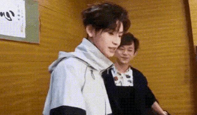 卖8480件应援礼物，演《雷霆战将》，吴昕为何糊成一片