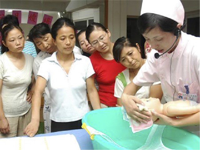 选月嫂问机构的问题,选择月嫂的正确方法