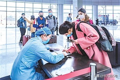 基层党组织凝聚疫情防控红色动能 (基层党员筑牢阻击疫情安全防线)