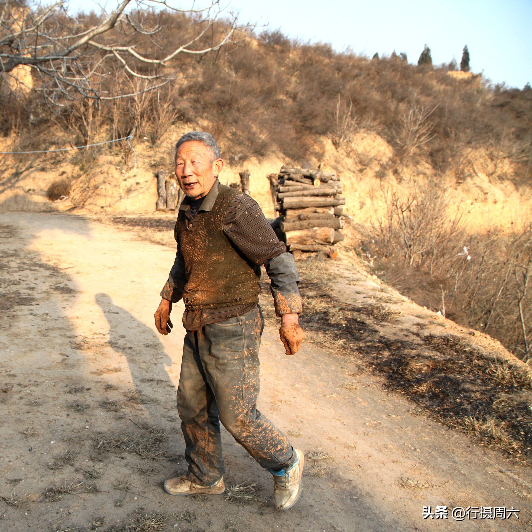 小伙深山隐居烧制陶罐,河南大山陶罐