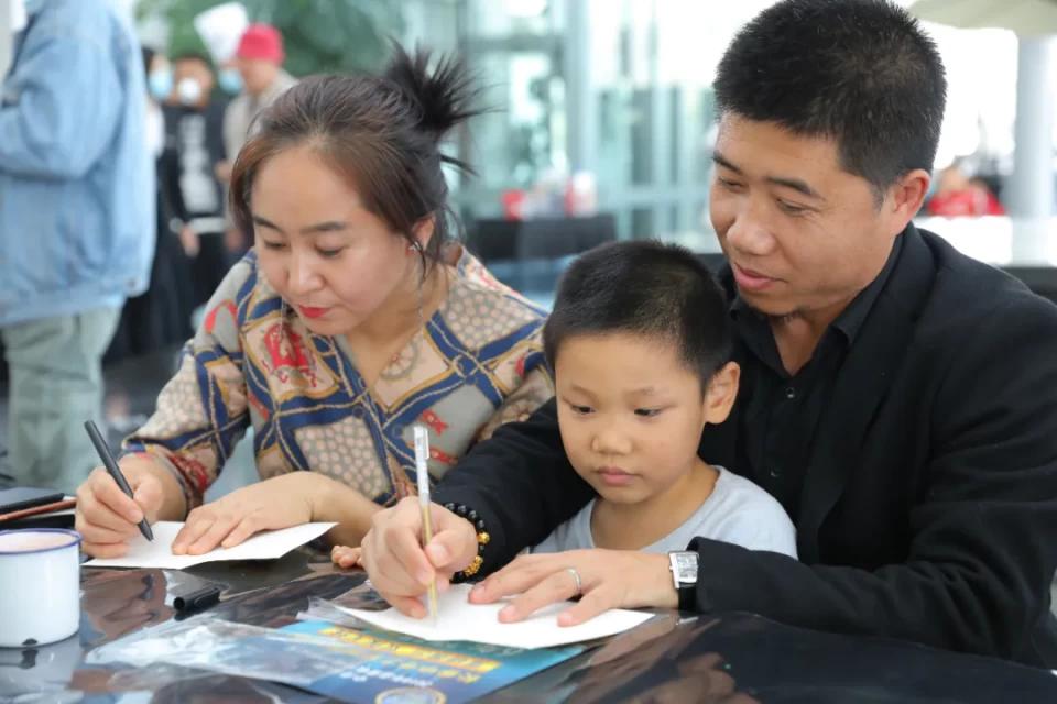 中升之星星愿基金社区公益基地主题活动温情落