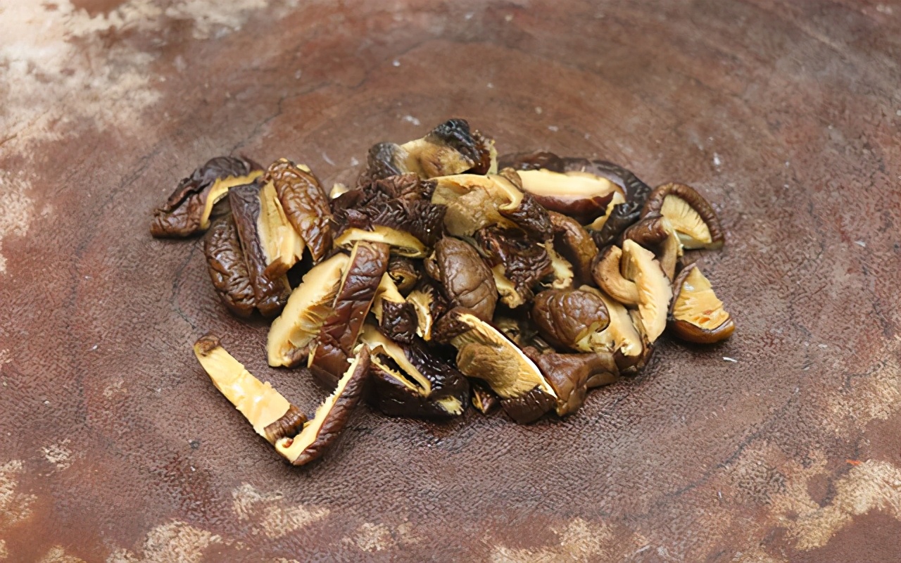 黄焖鸡最正宗的做法麻辣香锅,怎么做出来的黄焖鸡又好吃又美味