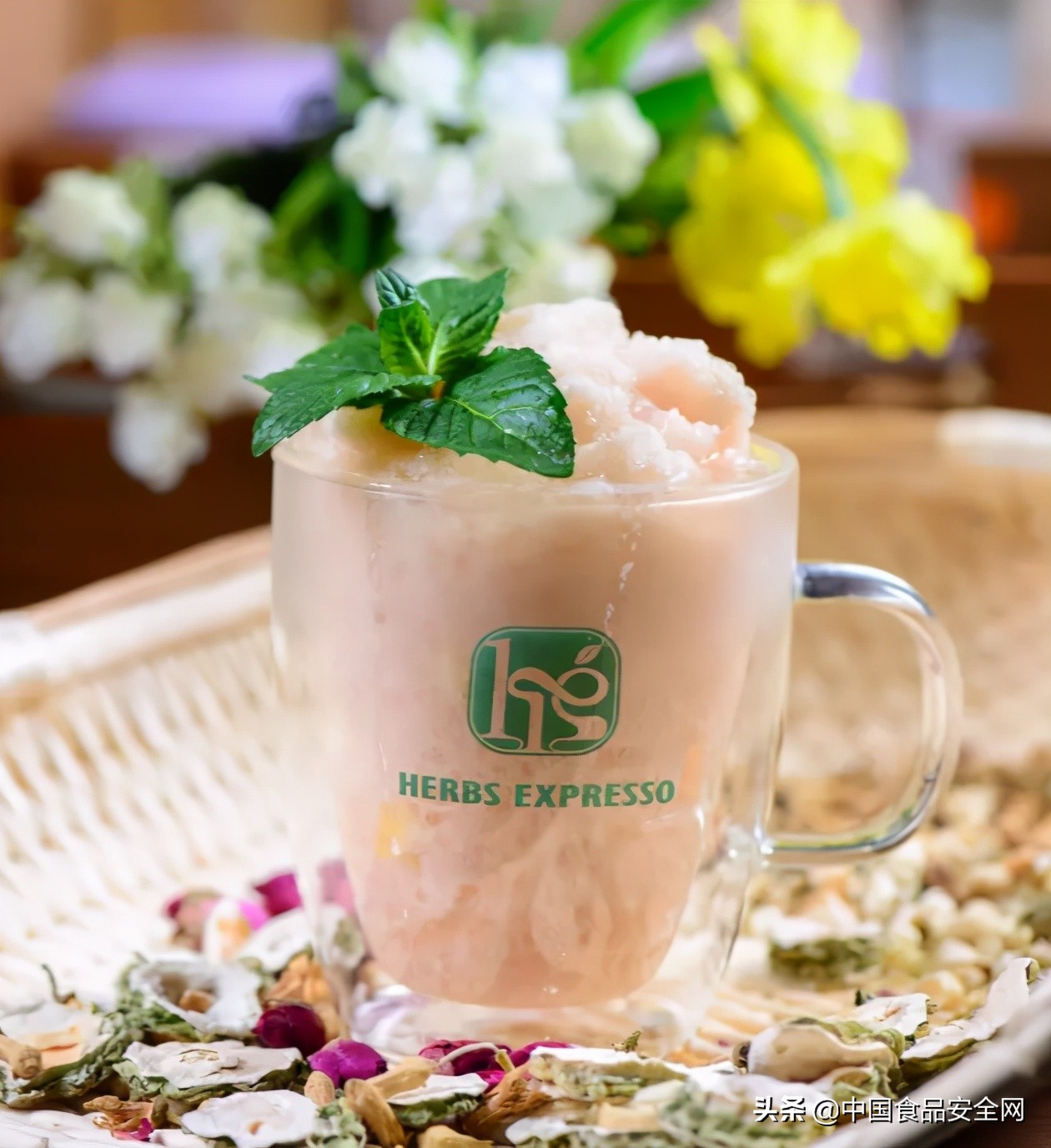 中医药奶茶的市场分析,中药茶饮市场现状及未来前景