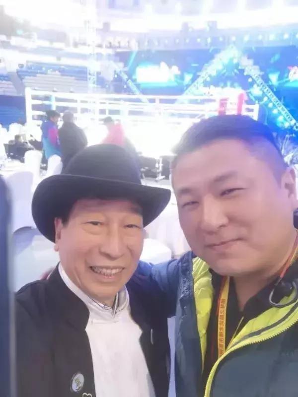 他就是中国知名搏击裁判牛槽旺