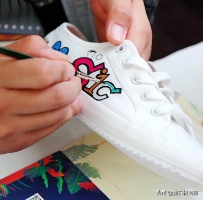 穿回力鞋很丢人吗,穿回力鞋子丢人吗