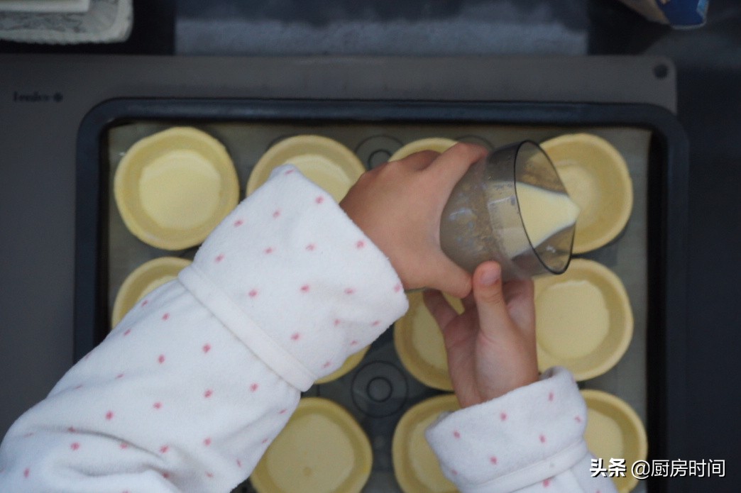 美味蛋挞原来超简单就能做出来,蛋挞制作教程你学会了吗