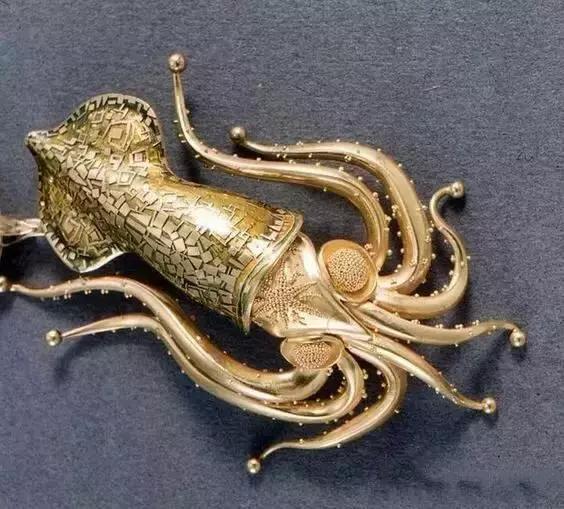 同样是黄金色泽为什么不一样,同样的工艺为什么黄金颜色不同