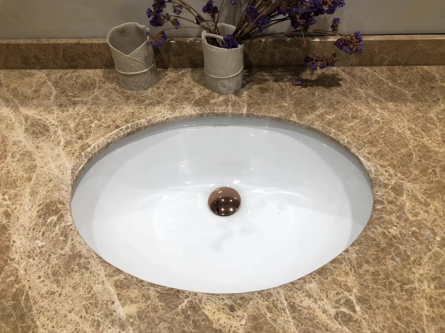 卫生间浴室柜马桶淋浴房搭配,卫生间淋浴房马桶洗手盆如何布置