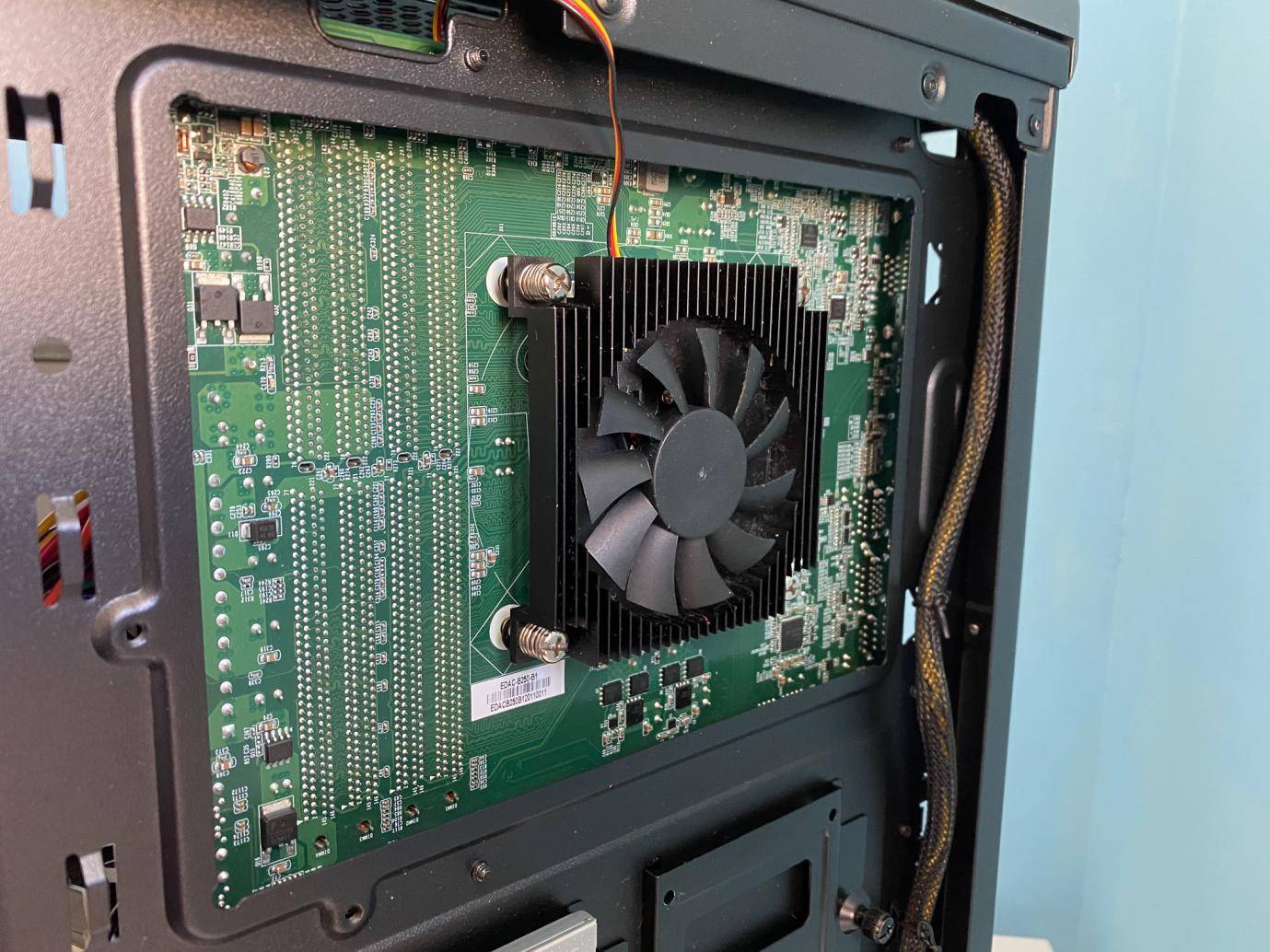 cpu可以装在任何主板上吗,cpu只要插在主板上就不用拔了吧