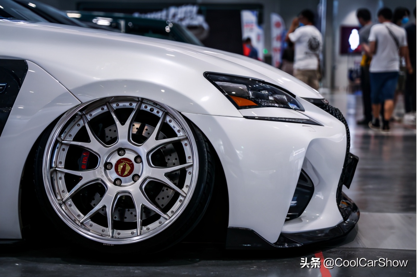 s5锻造轮毂怎么看真假,怎么区分是不是真正的锻造轮毂