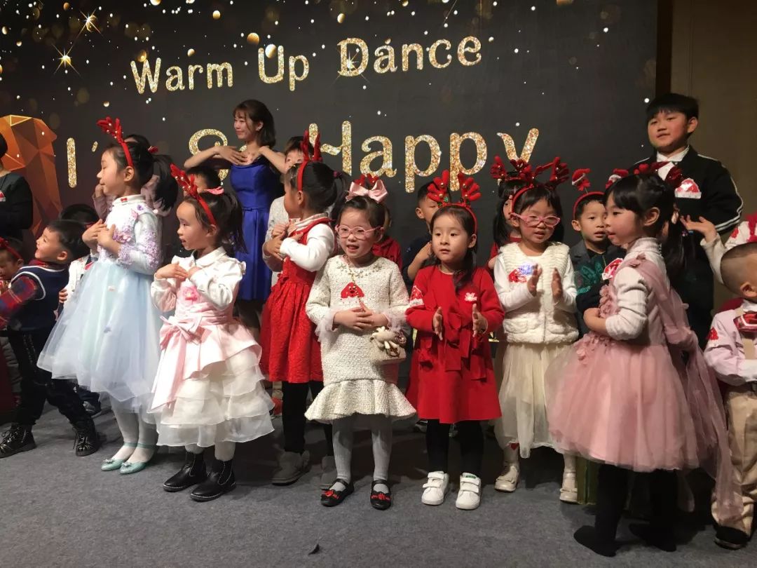 学乐英语亲子嘉年华盛典邀请函，请注意查收