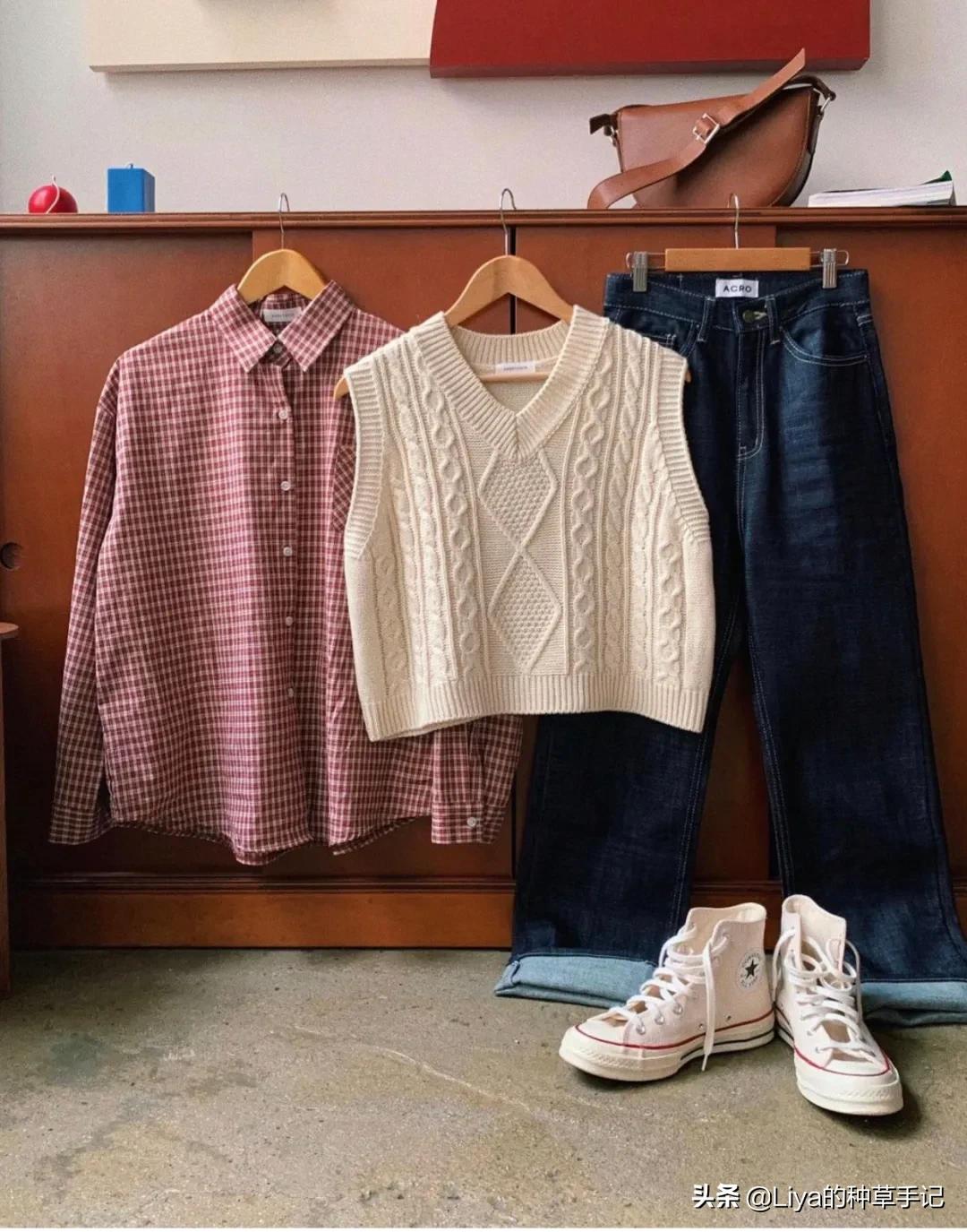 毛衣衬衫的多种穿法,男士假两件衬衫毛衣怎么搭配