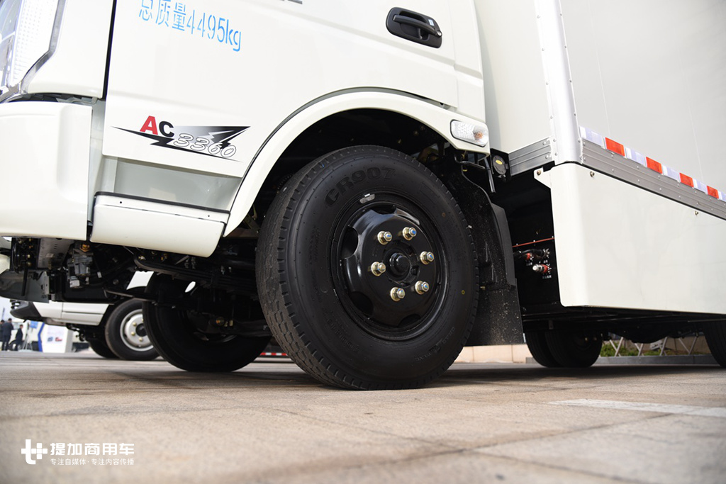 五征飞碟奥驰轻卡导风罩,五征飞碟轻卡新能源