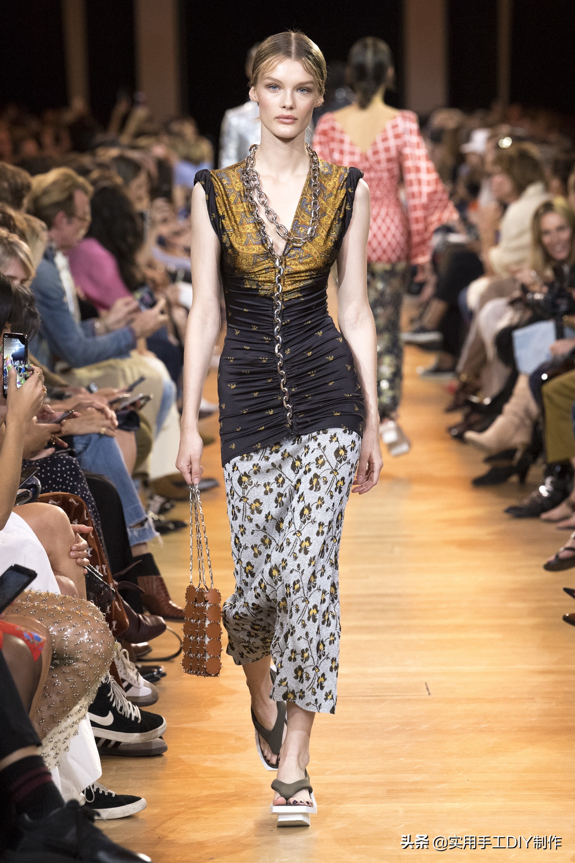 pacorabanne2021春夏系列金属长裙,pacorabanne亮片上衣