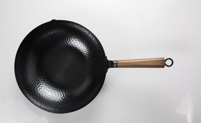 铁锅如何开锅及保养正确方法,新锅的正确开锅方法家用铁锅