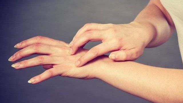 倪海厦治疗老年性皮肤痒经典药方,武汉颐年堂国医馆胡国华教授资料