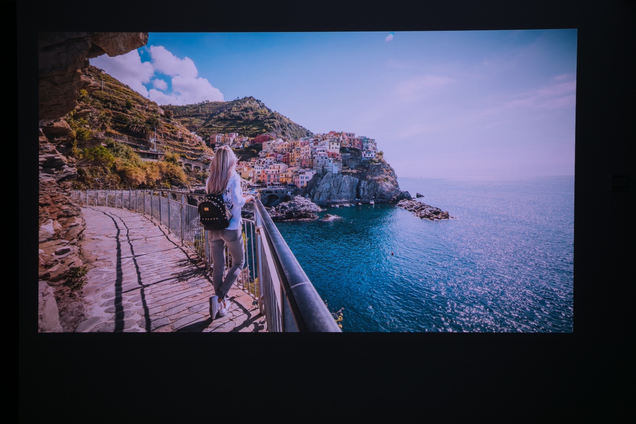 坚果j9白天测试,坚果j9幕布