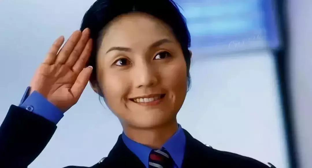 杨千嬅45岁：爱过三个张志明，只凭孤勇的烈女，终于拥有了温柔