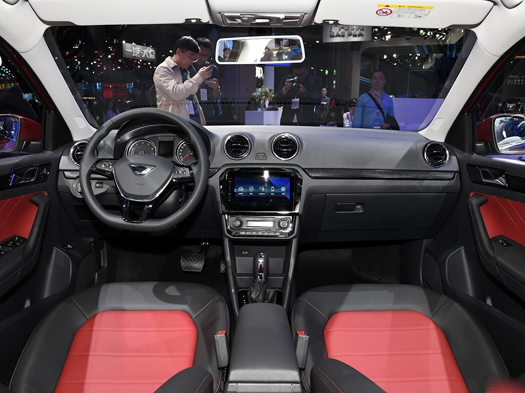 8万元落地新车推荐哪款车型好看,13万省油性价比高落地车最佳选择