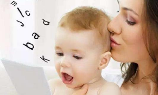 宝宝的行为吓坏人,宝宝的这些举动太不可思议了