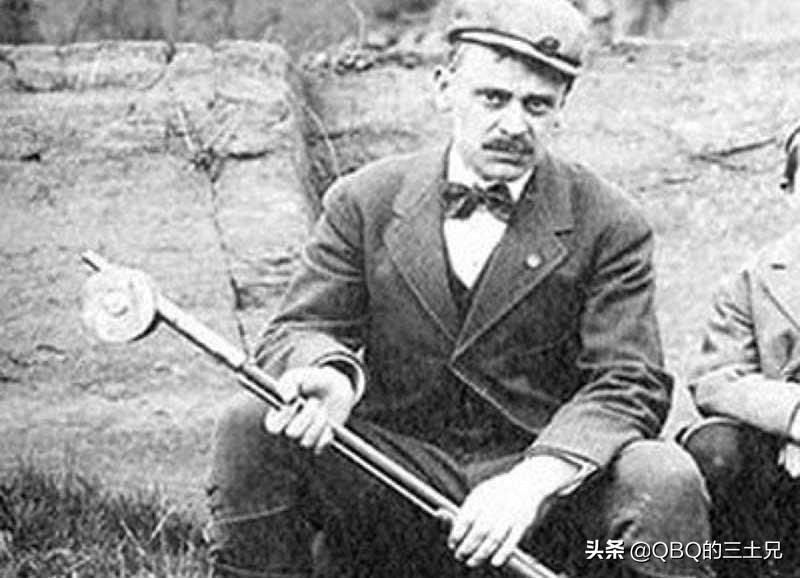 机关枪发明过程,发明机关枪的第一人