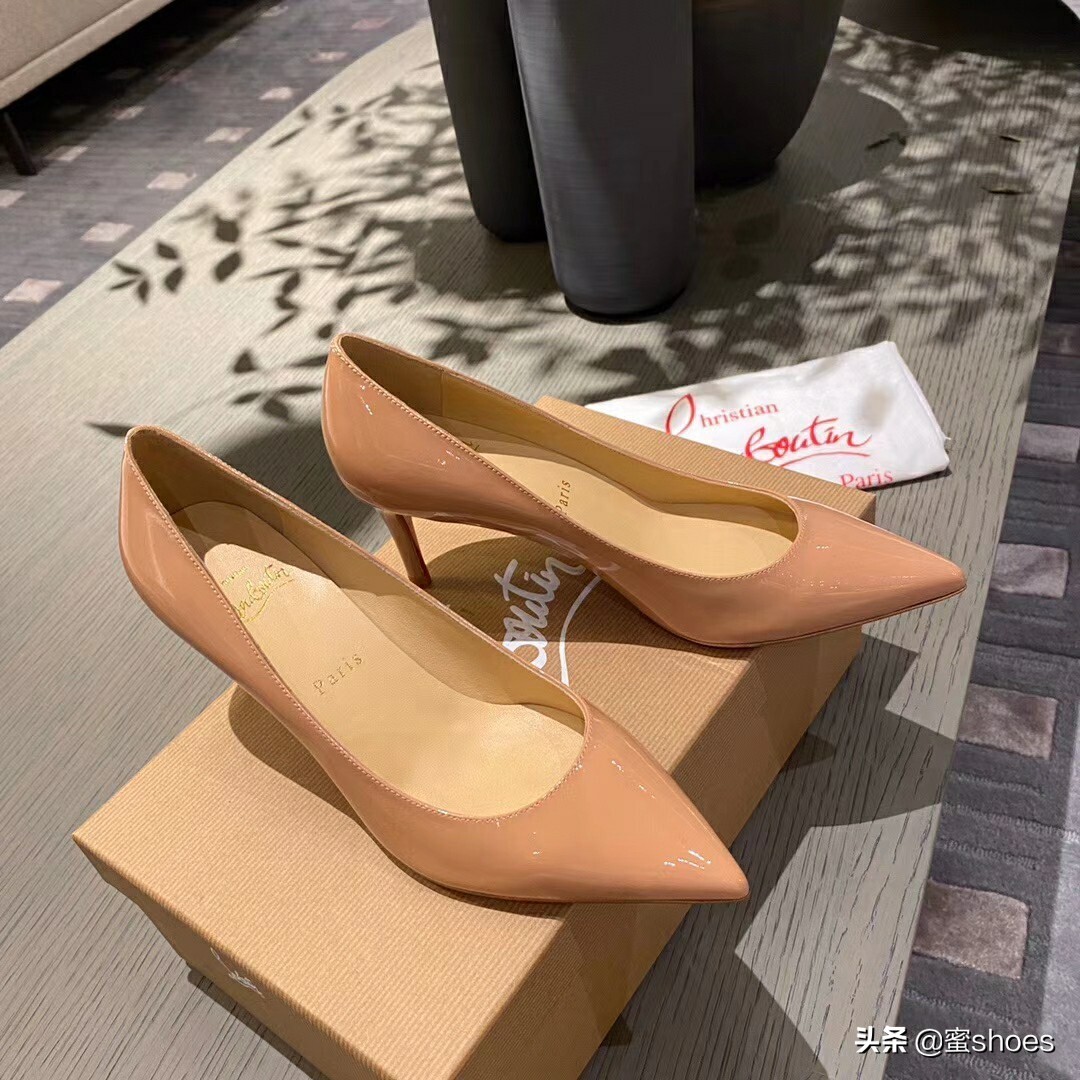 cl红底鞋最舒服的款式,cl红底鞋尺码偏大多少