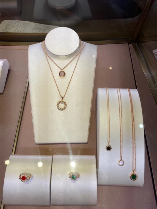 香港宝格丽扇子项链3599港币 (香港买宝格丽小裙子项链便宜多少)