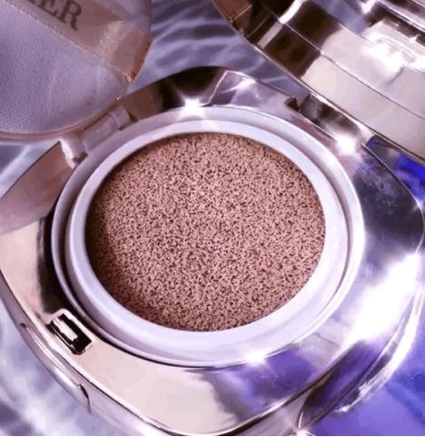 “全能型”粉底测评：芭比波朗成痘痘肌首选，阿玛尼竟没来凑热闹