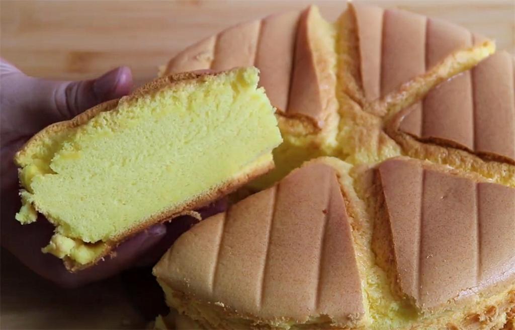 家常做蛋糕简单又好吃的做法,想吃蛋糕教你懒人版做法软糯10倍