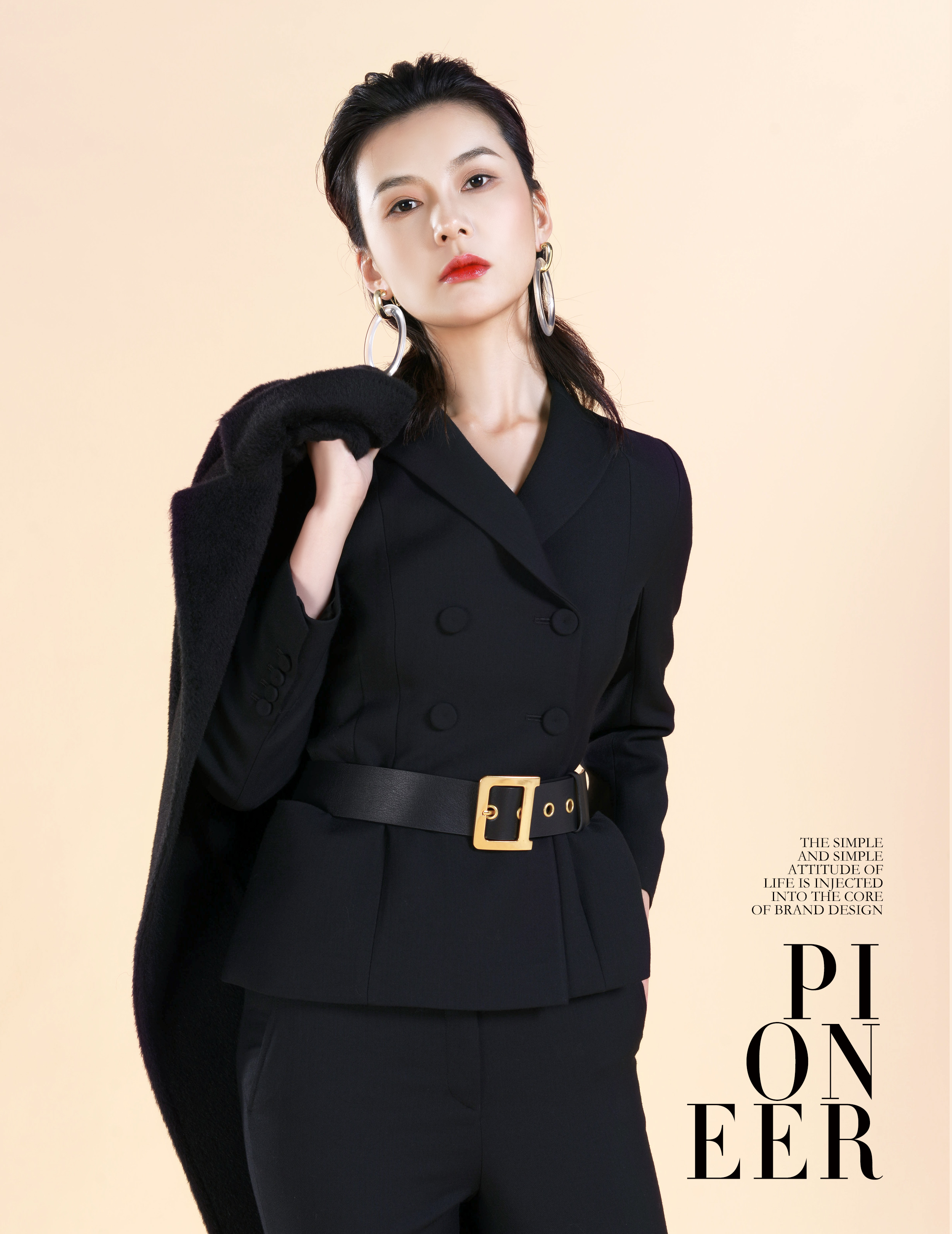 原创白色经典西服,西服经典