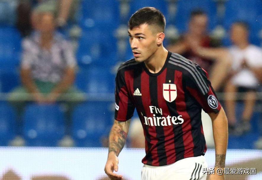 实况足球ac米兰高光卡有哪些,实况足球ac米兰阵容推荐