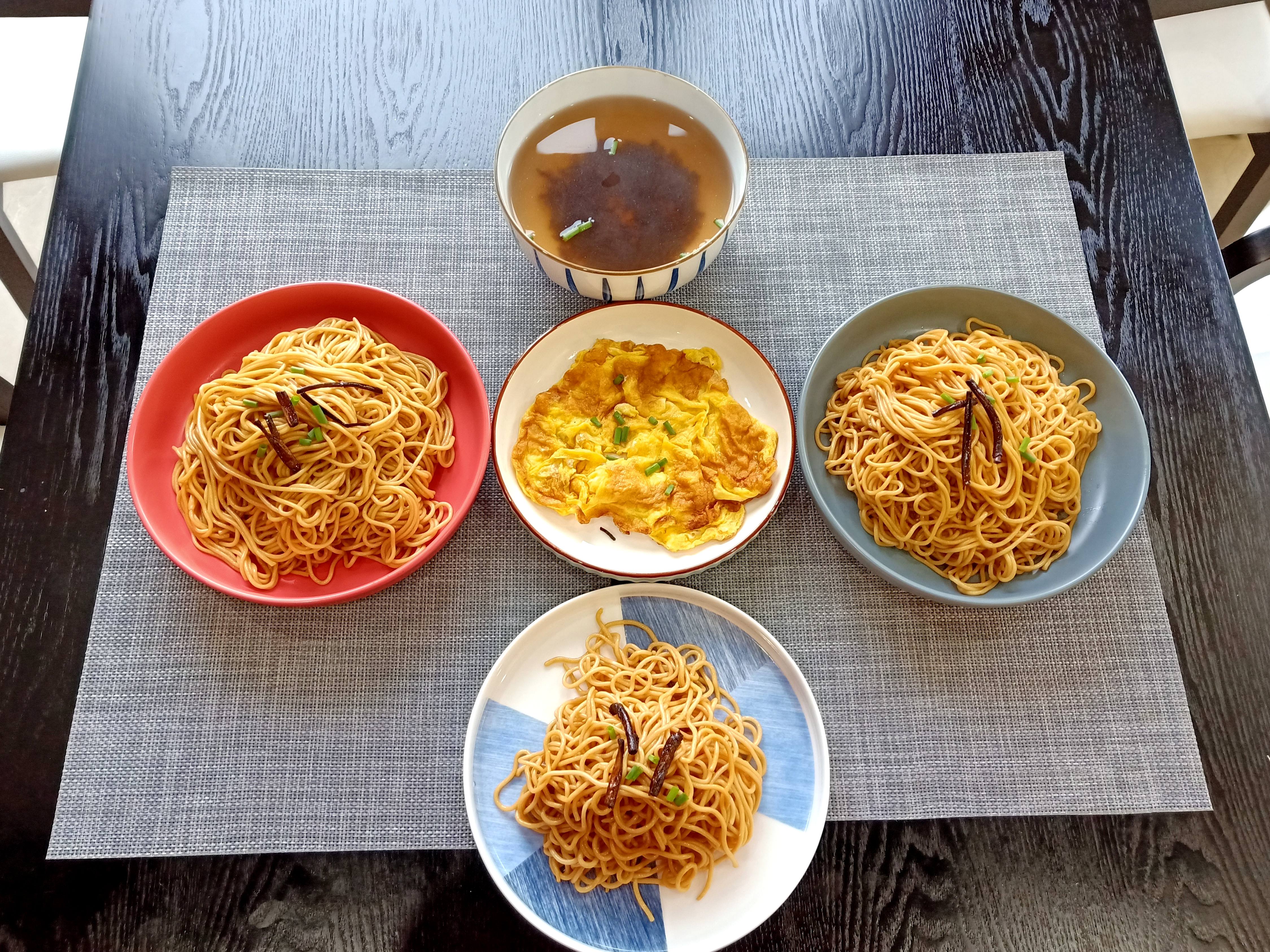 用鸡蛋葱做一个美味早餐,土豆鸡蛋葱做早餐