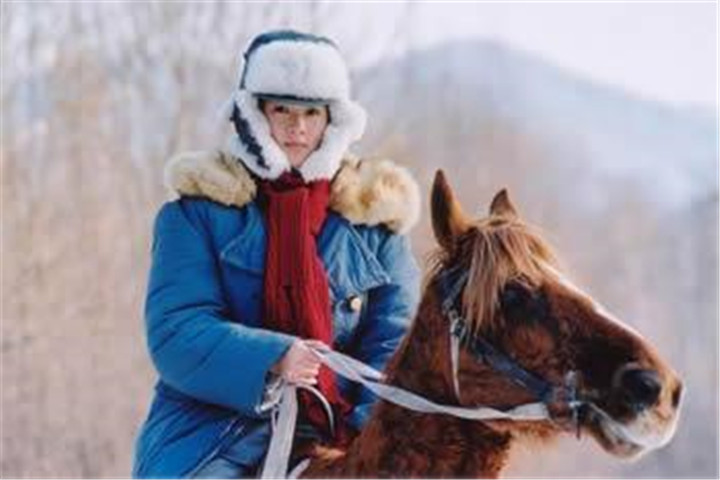 张国立向童瑶道歉,童瑶和张国立同台