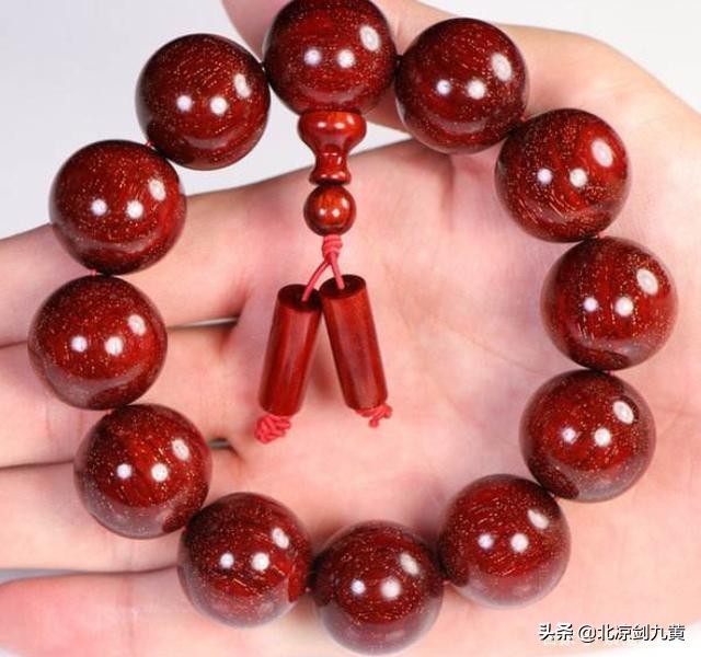 小叶紫檀盘黑了怎么处理,小叶紫檀手串怎么盘越来越亮