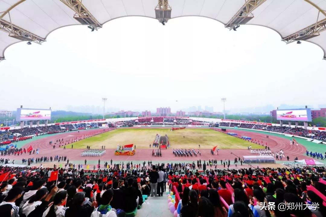 郑州大学阳光运动会800米,郑州大学春季运动会